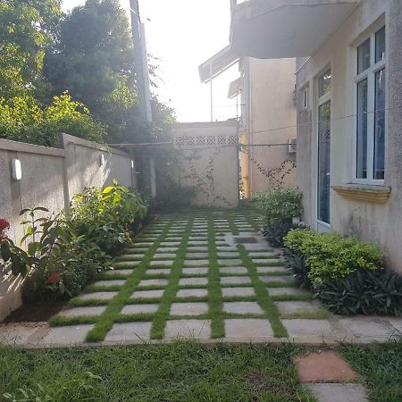Filles Des Iles Villa Mont-Choisy Exterior photo