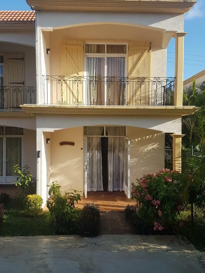 Filles Des Iles Villa Mont-Choisy Exterior photo